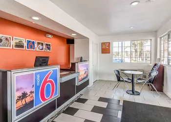 Motel 6 Visalia, CA hotel thumbnail 2