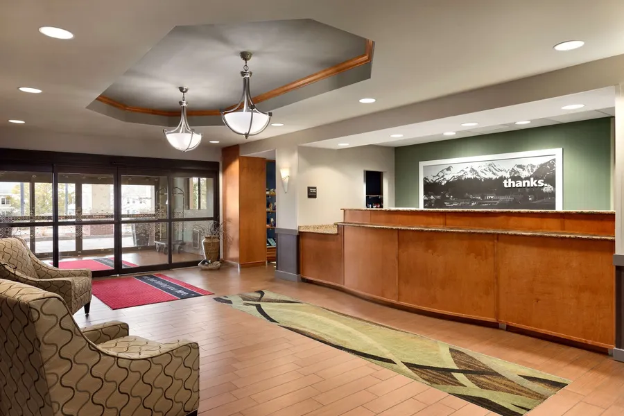 Hampton Inn & Suites Manchester-Bedford hotel detail image 2