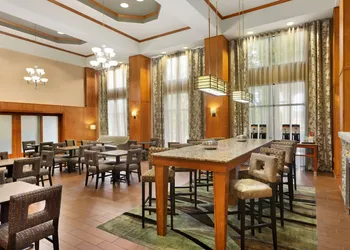 Hampton Inn & Suites Manchester-Bedford hotel thumbnail 3