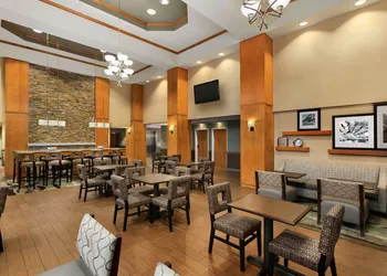 Hampton Inn & Suites Manchester-Bedford hotel thumbnail 4