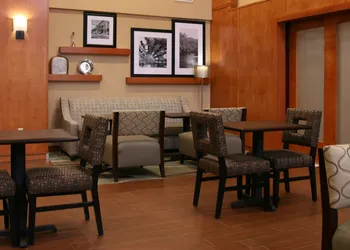 Hampton Inn & Suites Manchester-Bedford hotel thumbnail 6
