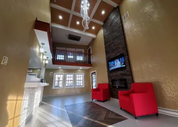 Ramada by Wyndham Groton/Mystic hotel thumbnail 2