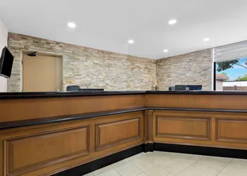 SureStay Plus by Best Western Windsor hotel thumbnail 2