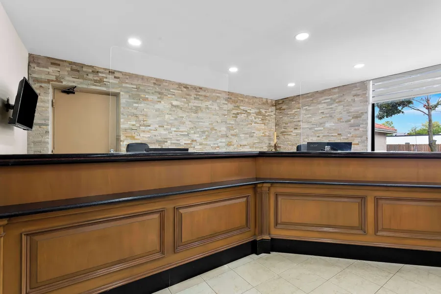 SureStay Plus by Best Western Windsor hotel detail image 2