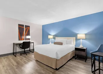 SureStay Plus by Best Western Windsor hotel thumbnail 6