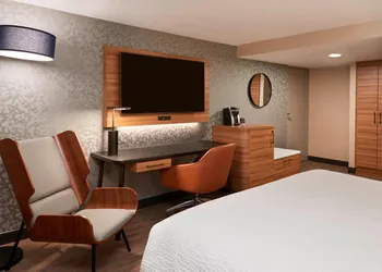 Fairfield by Marriott Montreal Downtown hotel thumbnail 4