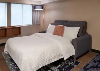 Fairfield by Marriott Montreal Downtown hotel thumbnail 6
