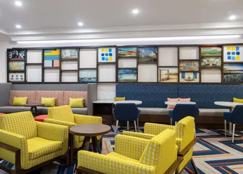 Hampton Inn Charleston-North hotel thumbnail 2