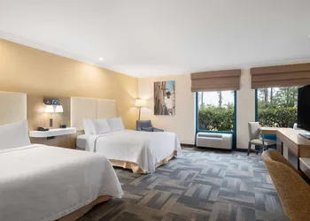 Hampton Inn Charleston-North hotel thumbnail 7