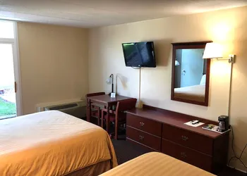 Norwood Inn and Suites Worthington hotel thumbnail 7