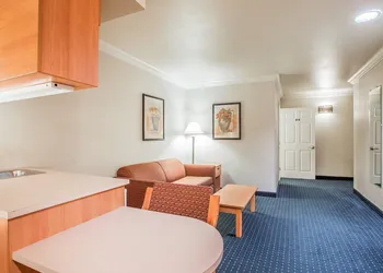Comfort Inn & Suites Salinas City Center Area hotel thumbnail 8