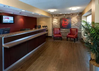 Red Roof Inn PLUS+ Philadelphia Airport hotel thumbnail 2