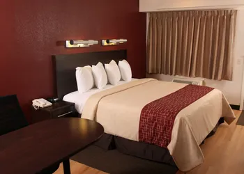 Red Roof Inn PLUS+ Philadelphia Airport hotel thumbnail 5