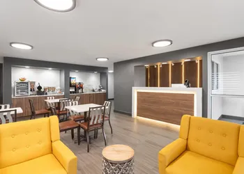 Super 8 by Wyndham Chattanooga East/Hamilton Place hotel thumbnail 3