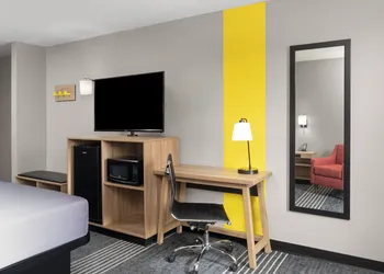 Super 8 by Wyndham Chattanooga East/Hamilton Place hotel thumbnail 5