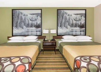 Super 8 by Wyndham Montrose hotel thumbnail 6