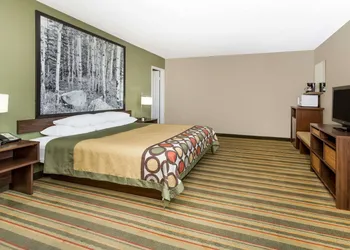 Super 8 by Wyndham Montrose hotel thumbnail 8