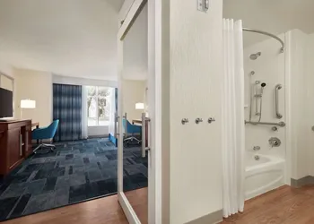 Hampton Inn & Suites Rosemont Chicago O'Hare hotel thumbnail 6