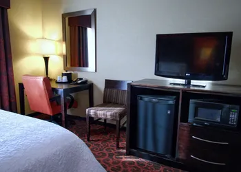 Hampton Inn & Suites Elk City hotel thumbnail 7