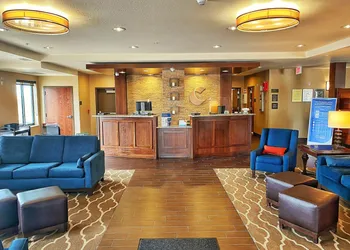 Comfort Inn & Suites hotel thumbnail 2