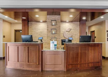 Comfort Inn & Suites hotel thumbnail 3