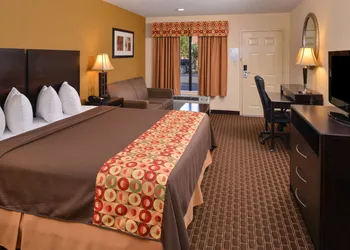 Americas Best Value Inn Tupelo Barnes Crossing hotel thumbnail 7
