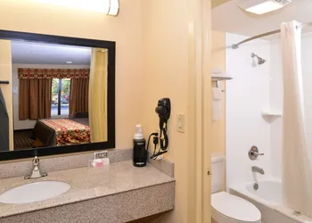 Americas Best Value Inn Tupelo Barnes Crossing hotel thumbnail 8