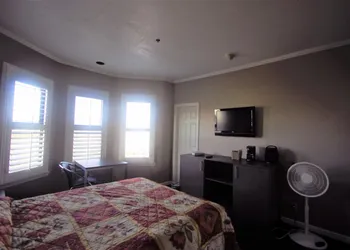 Alpha Inn & Suites hotel thumbnail 4