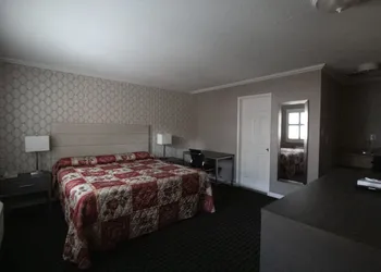 Alpha Inn & Suites hotel thumbnail 5
