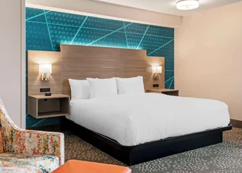 Comfort Inn Fairbanks hotel thumbnail 7
