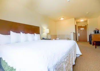 Evansville Inn & Suites By OYO hotel thumbnail 4