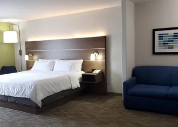 Holiday Inn Express & Suites Regina-South by IHG hotel thumbnail 5