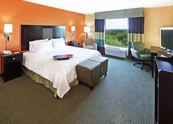 Hampton Inn & Suites Austin - Lakeway hotel thumbnail 7