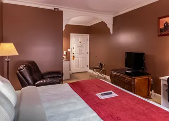 Depot Inn and Suites hotel thumbnail 6