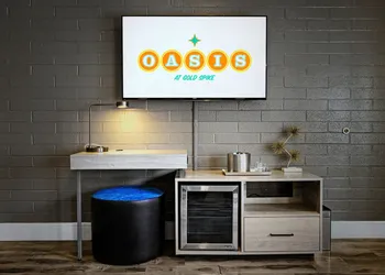 Oasis at Gold Spike hotel thumbnail 5