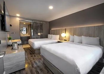 Oasis at Gold Spike hotel thumbnail 7