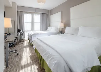 Holiday Inn Express Chicago - Magnificent Mile by IHG hotel thumbnail 2
