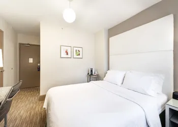 Holiday Inn Express Chicago - Magnificent Mile by IHG hotel thumbnail 8