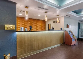 Best Western Plus Universal Inn hotel thumbnail 3