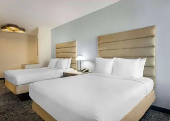Best Western Plus Universal Inn hotel thumbnail 5