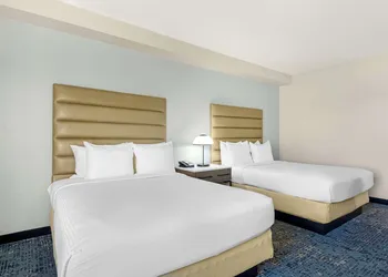 Best Western Plus Universal Inn hotel thumbnail 8