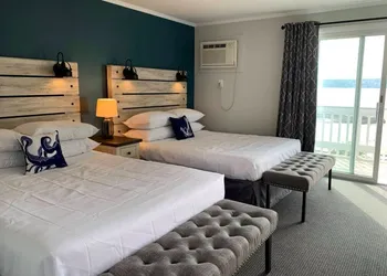 Smuggler's Cove Inn hotel thumbnail 2