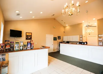 River Oaks Resort hotel thumbnail 2