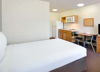 WoodSpring Suites Cincinnati Fairfield hotel thumbnail 8