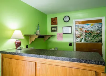Rodeway Inn Lincoln I-93 hotel thumbnail 4