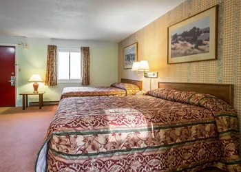 Rodeway Inn Lincoln I-93 hotel thumbnail 8