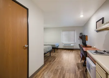 WoodSpring Suites Lexington hotel thumbnail 6