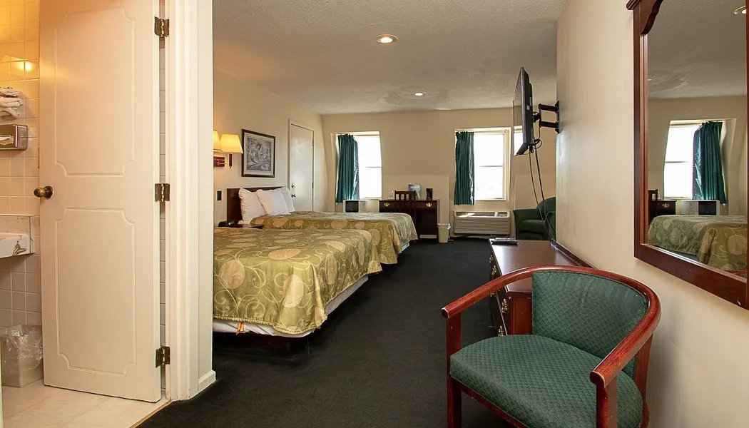 Country Squire Inn & Suites hotel detail image 6