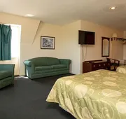 Country Squire Inn & Suites hotel detail image 7