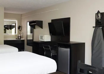 Paragon Inn Hillsboro hotel thumbnail 6